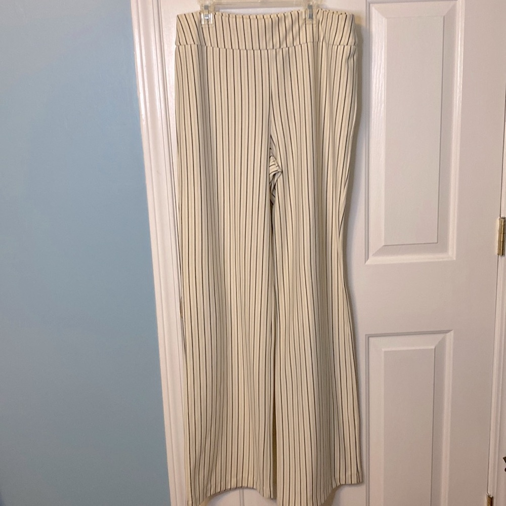 NY & Co Pants